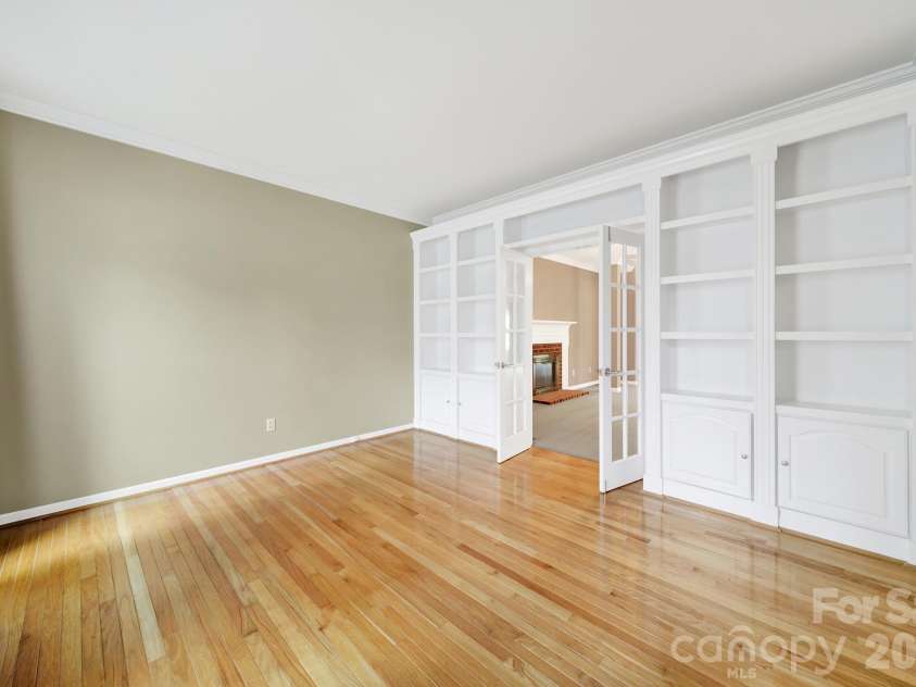 5709 Mallard Grove Road, Charlotte, NC 28269.  MLS# CAR4412816, YatesRealty ID 42502. 