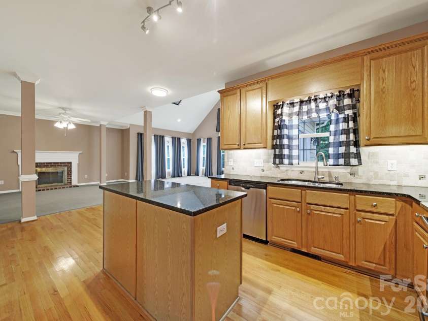 5709 Mallard Grove Road, Charlotte, NC 28269.  MLS# CAR4412816, YatesRealty ID 42502. 