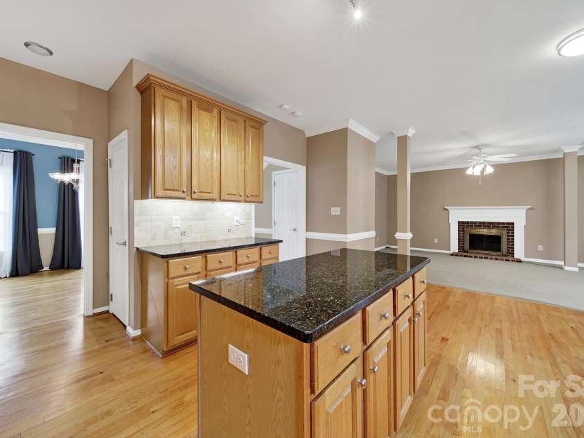5709 Mallard Grove Road, Charlotte, NC 28269.  MLS# CAR4412816, YatesRealty ID 42502. 