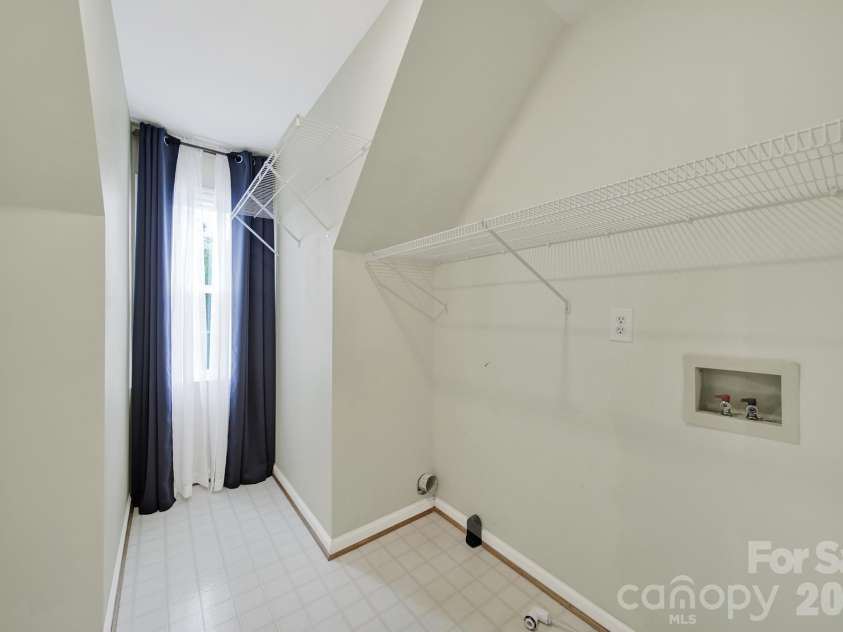 5709 Mallard Grove Road, Charlotte, NC 28269.  MLS# CAR4412816, YatesRealty ID 42502. 