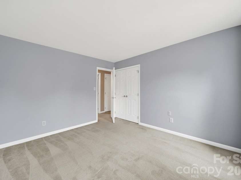 5709 Mallard Grove Road, Charlotte, NC 28269.  MLS# CAR4412816, YatesRealty ID 42502. 