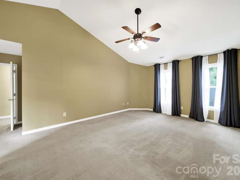 5709 Mallard Grove Road, Charlotte, NC 28269.  MLS# CAR4412816, YatesRealty ID 42502. 