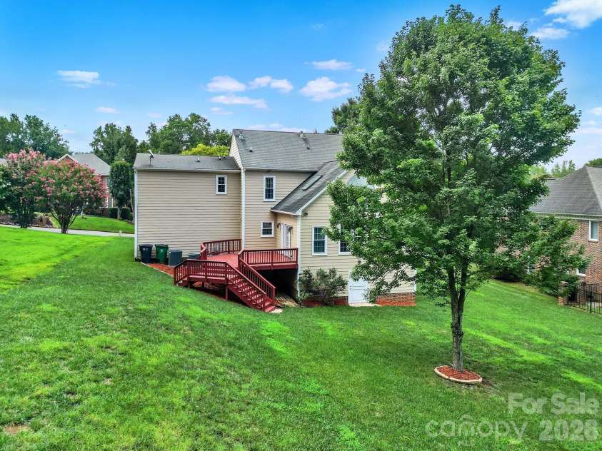 5709 Mallard Grove Road, Charlotte, NC 28269.  MLS# CAR4412816, YatesRealty ID 42502. 