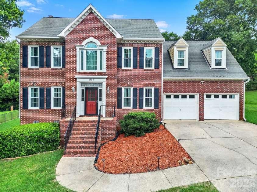 5709 Mallard Grove Road, Charlotte, NC 28269.  MLS# CAR4412816, YatesRealty ID 42502. 