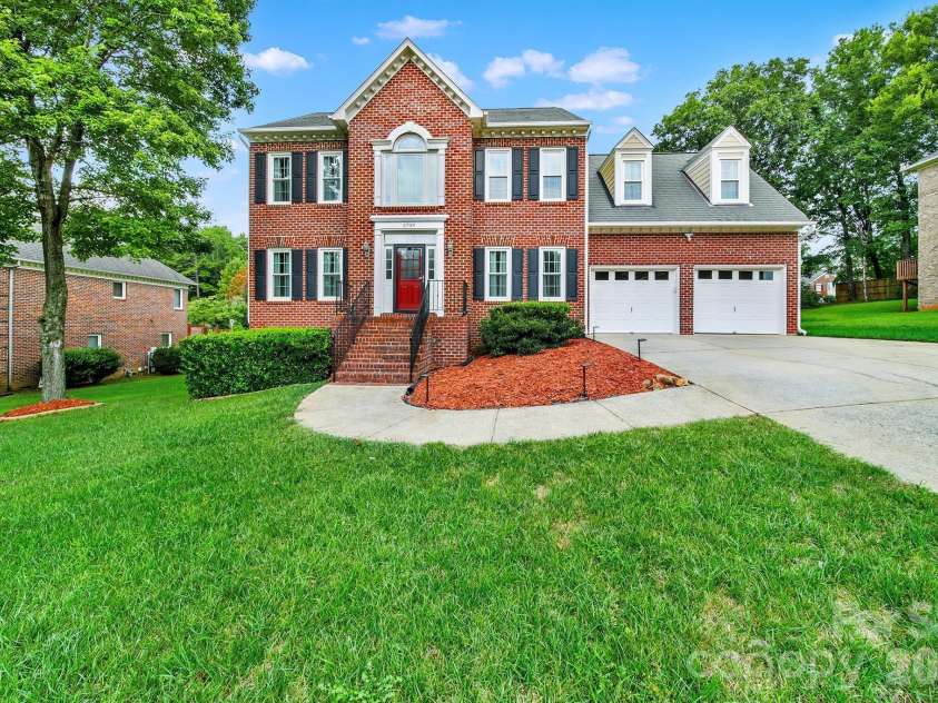 5709 Mallard Grove Road, Charlotte, NC 28269.  MLS# CAR4412816, YatesRealty ID 42502. 