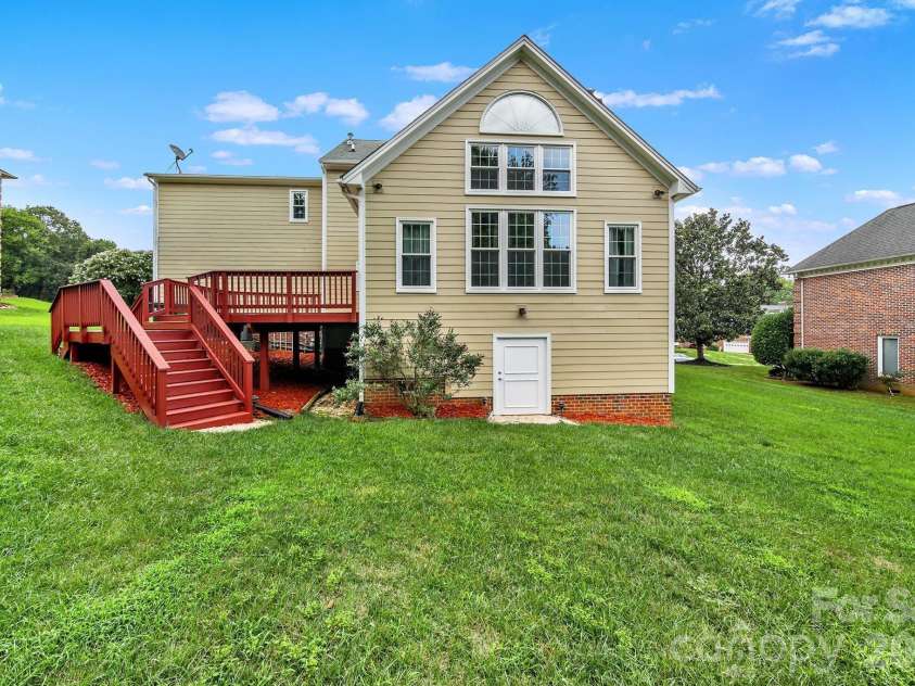 5709 Mallard Grove Road, Charlotte, NC 28269.  MLS# CAR4412816, YatesRealty ID 42502. 