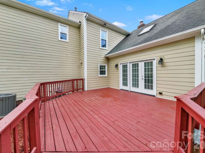 5709 Mallard Grove Road, Charlotte, NC 28269.  MLS# CAR4412816, YatesRealty ID 42502. 