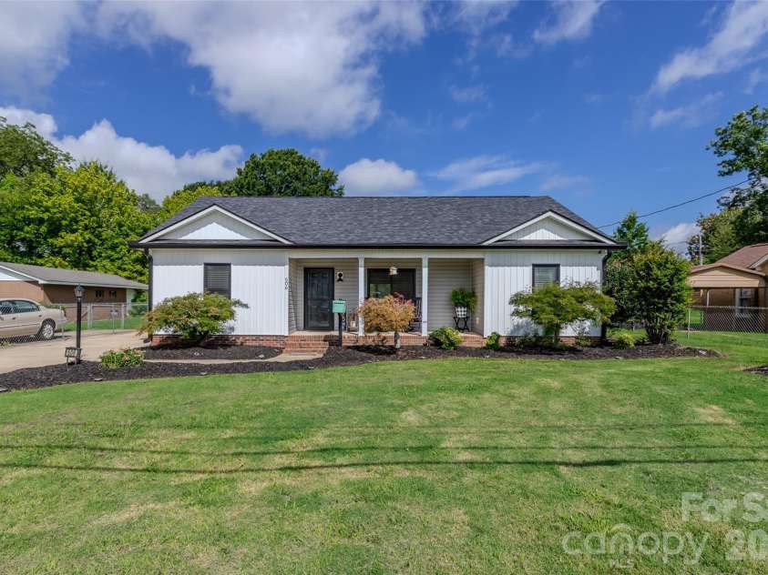 506 Cansler Street, Kings Mountain, NC 28086.  MLS# CAR4412832, YatesRealty ID 42503. 