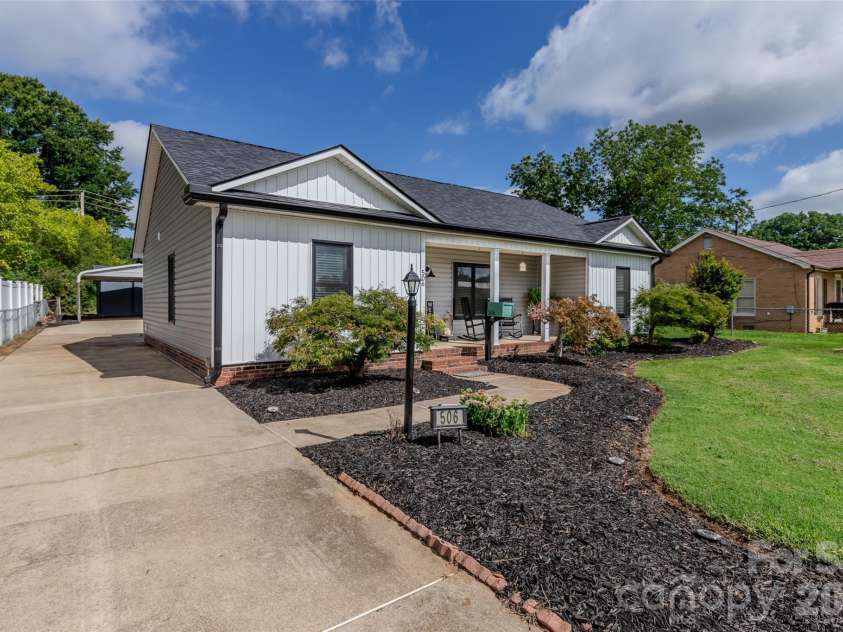 506 Cansler Street, Kings Mountain, NC 28086.  MLS# CAR4412832, YatesRealty ID 42503. 