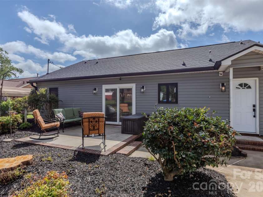 506 Cansler Street, Kings Mountain, NC 28086.  MLS# CAR4412832, YatesRealty ID 42503. 