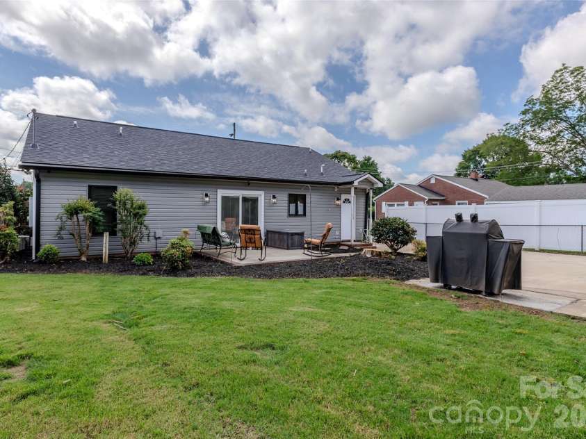 506 Cansler Street, Kings Mountain, NC 28086.  MLS# CAR4412832, YatesRealty ID 42503. 