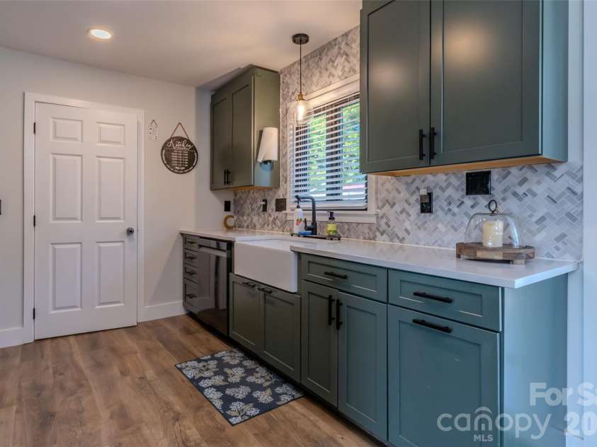 506 Cansler Street, Kings Mountain, NC 28086.  MLS# CAR4412832, YatesRealty ID 42503. 