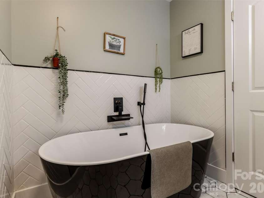 506 Cansler Street, Kings Mountain, NC 28086.  MLS# CAR4412832, YatesRealty ID 42503. 