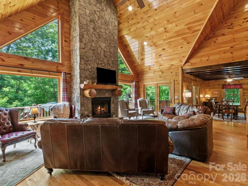 475 Toe River Road, Burnsville, NC 28714.  MLS# CAR4412913, YatesRealty ID 42506. 