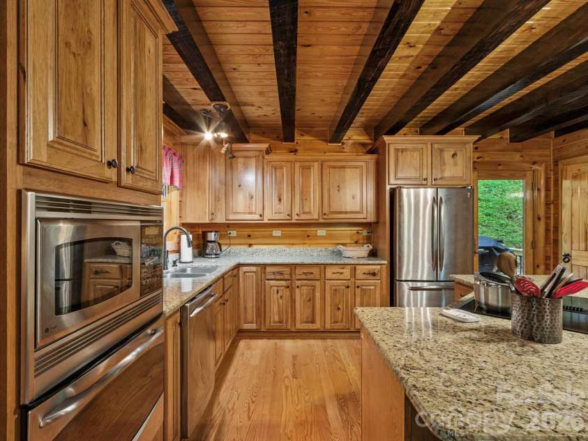 475 Toe River Road, Burnsville, NC 28714.  MLS# CAR4412913, YatesRealty ID 42506. 