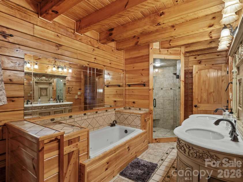 475 Toe River Road, Burnsville, NC 28714.  MLS# CAR4412913, YatesRealty ID 42506. 
