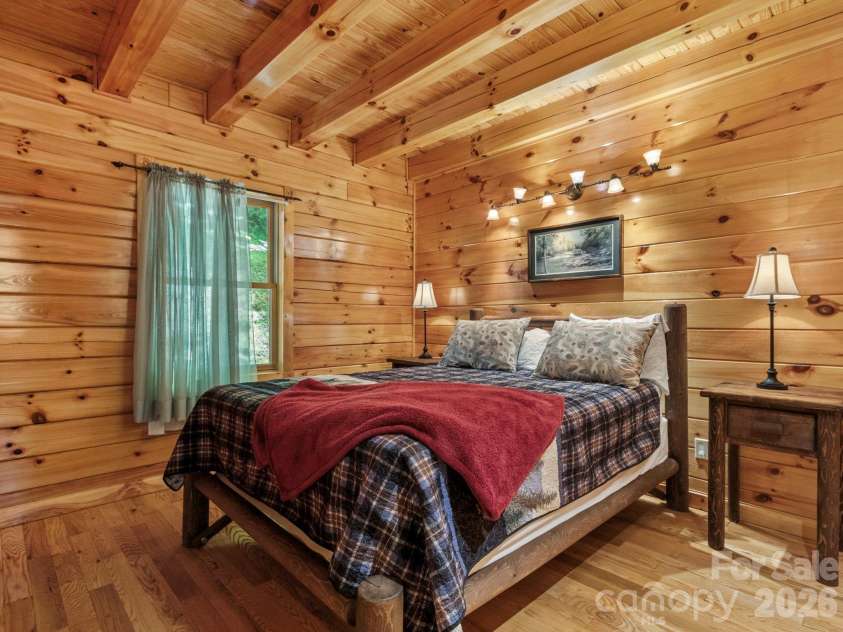 475 Toe River Road, Burnsville, NC 28714.  MLS# CAR4412913, YatesRealty ID 42506. 