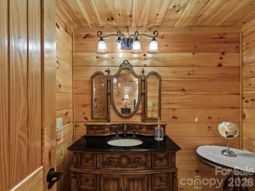 475 Toe River Road, Burnsville, NC 28714.  MLS# CAR4412913, YatesRealty ID 42506. 