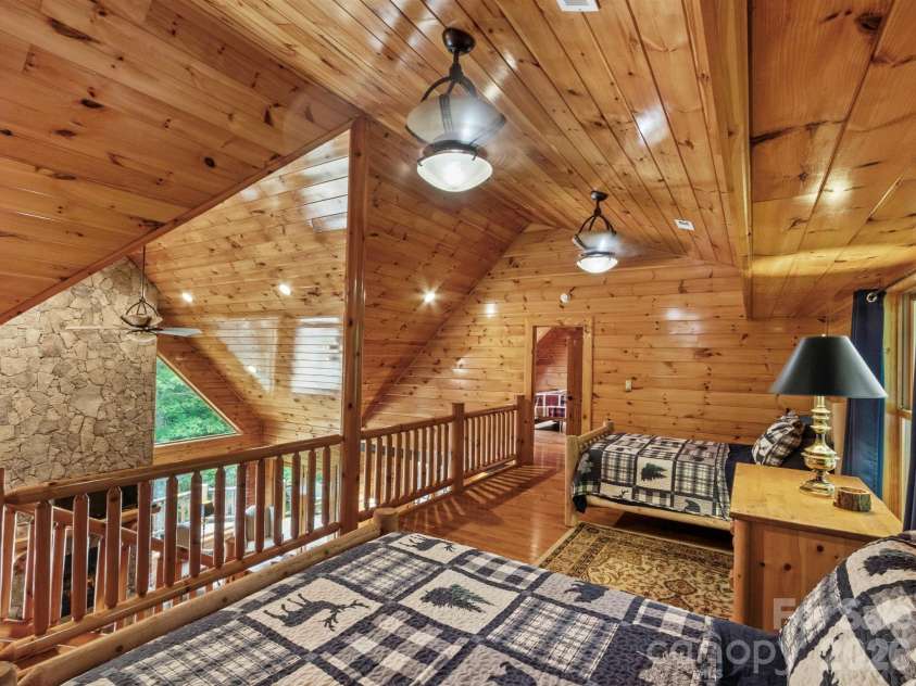 475 Toe River Road, Burnsville, NC 28714.  MLS# CAR4412913, YatesRealty ID 42506. 