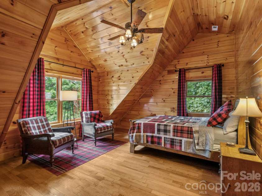 475 Toe River Road, Burnsville, NC 28714.  MLS# CAR4412913, YatesRealty ID 42506. 