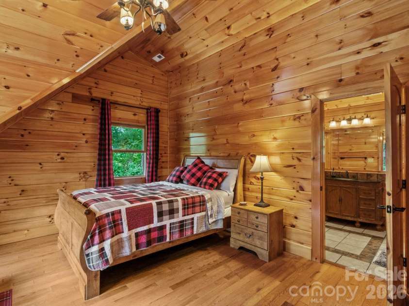 475 Toe River Road, Burnsville, NC 28714.  MLS# CAR4412913, YatesRealty ID 42506. 