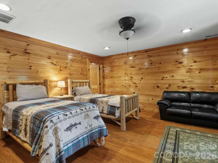 475 Toe River Road, Burnsville, NC 28714.  MLS# CAR4412913, YatesRealty ID 42506. 