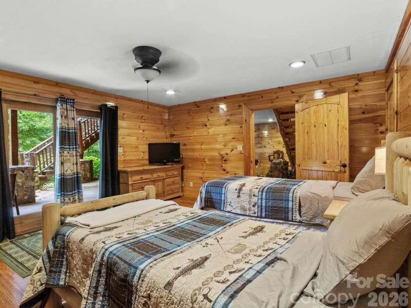 475 Toe River Road, Burnsville, NC 28714.  MLS# CAR4412913, YatesRealty ID 42506. 