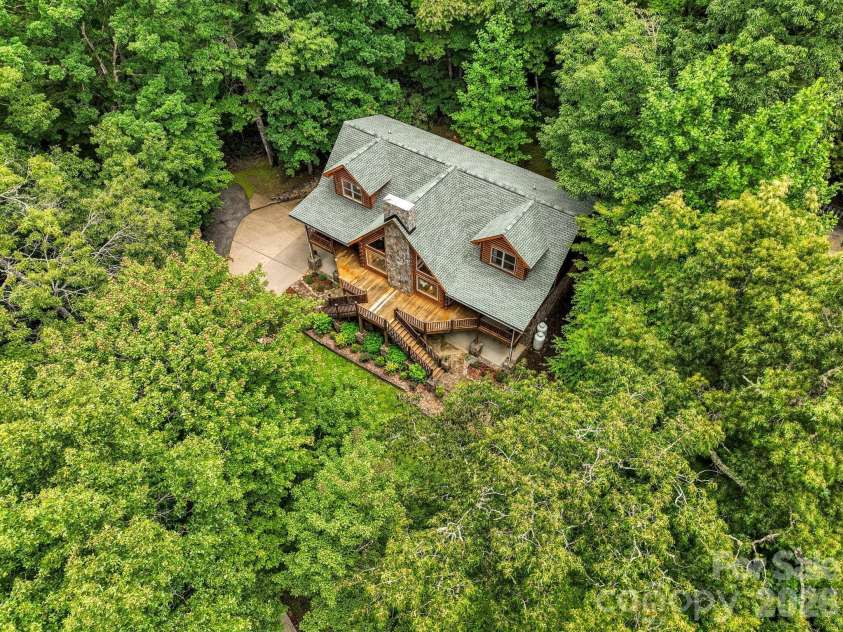 475 Toe River Road, Burnsville, NC 28714.  MLS# CAR4412913, YatesRealty ID 42506. 