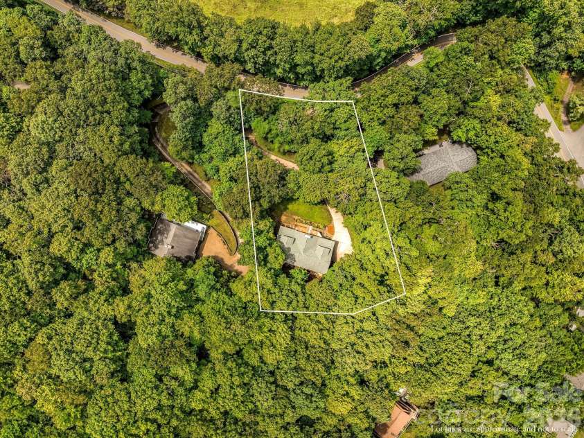 475 Toe River Road, Burnsville, NC 28714.  MLS# CAR4412913, YatesRealty ID 42506. 