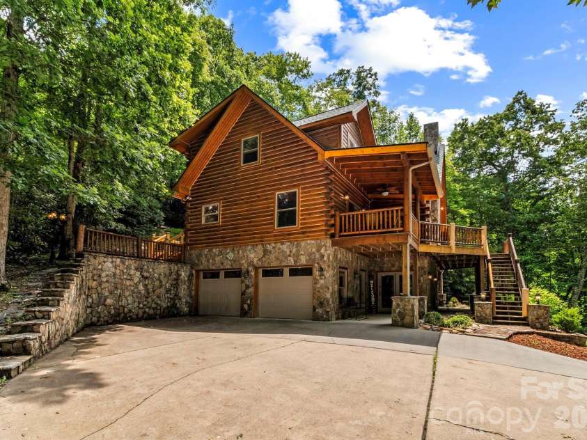 475 Toe River Road, Burnsville, NC 28714.  MLS# CAR4412913, YatesRealty ID 42506. 