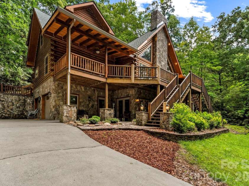 475 Toe River Road, Burnsville, NC 28714.  MLS# CAR4412913, YatesRealty ID 42506. 