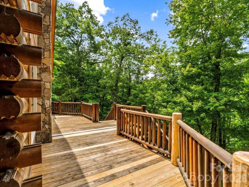 475 Toe River Road, Burnsville, NC 28714.  MLS# CAR4412913, YatesRealty ID 42506. 