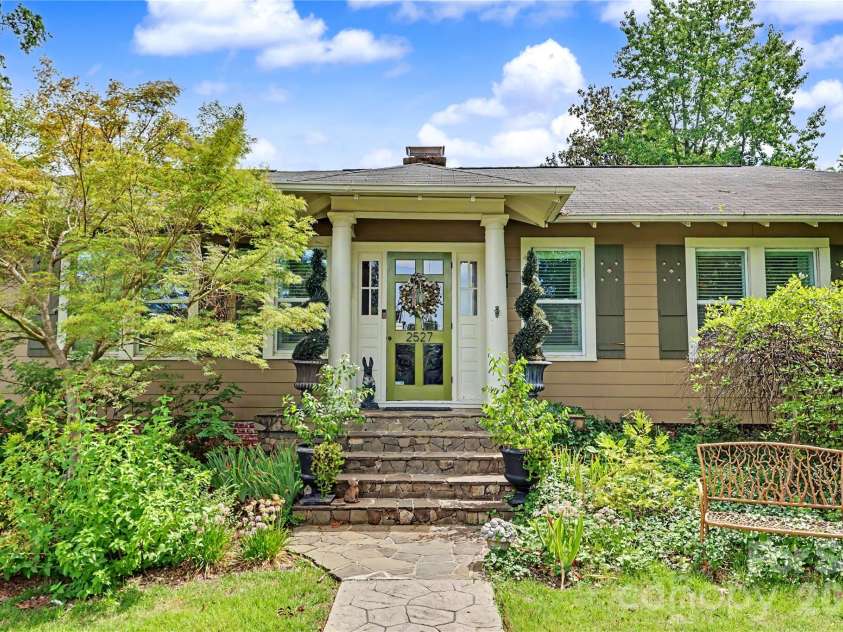 2527 Sharon Road, Charlotte, NC 28211.  MLS# CAR4407743, YatesRealty ID 42507. 