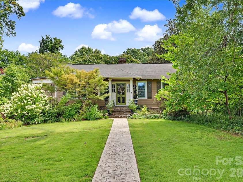 2527 Sharon Road, Charlotte, NC 28211.  MLS# CAR4407743, YatesRealty ID 42507. 
