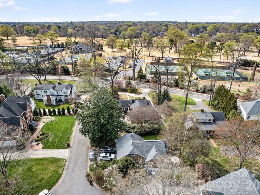 2527 Sharon Road, Charlotte, NC 28211.  MLS# CAR4407743, YatesRealty ID 42507. 