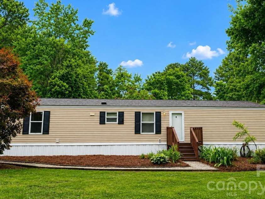 125 & 139 Farthing Drive, Lancaster, SC 29720.  MLS# CAR4403880, YatesRealty ID 42508. Front