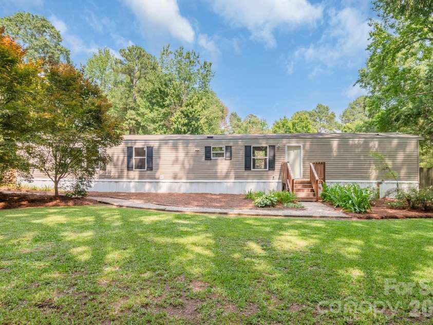 125 & 139 Farthing Drive, Lancaster, SC 29720.  MLS# CAR4403880, YatesRealty ID 42508. Front