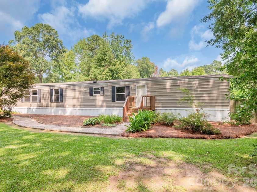 125 & 139 Farthing Drive, Lancaster, SC 29720.  MLS# CAR4403880, YatesRealty ID 42508. Front