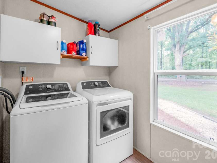 125 & 139 Farthing Drive, Lancaster, SC 29720.  MLS# CAR4403880, YatesRealty ID 42508. Laundry Room