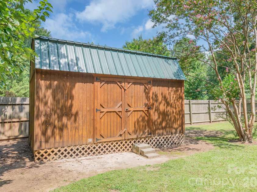 125 & 139 Farthing Drive, Lancaster, SC 29720.  MLS# CAR4403880, YatesRealty ID 42508. Loft Shed
