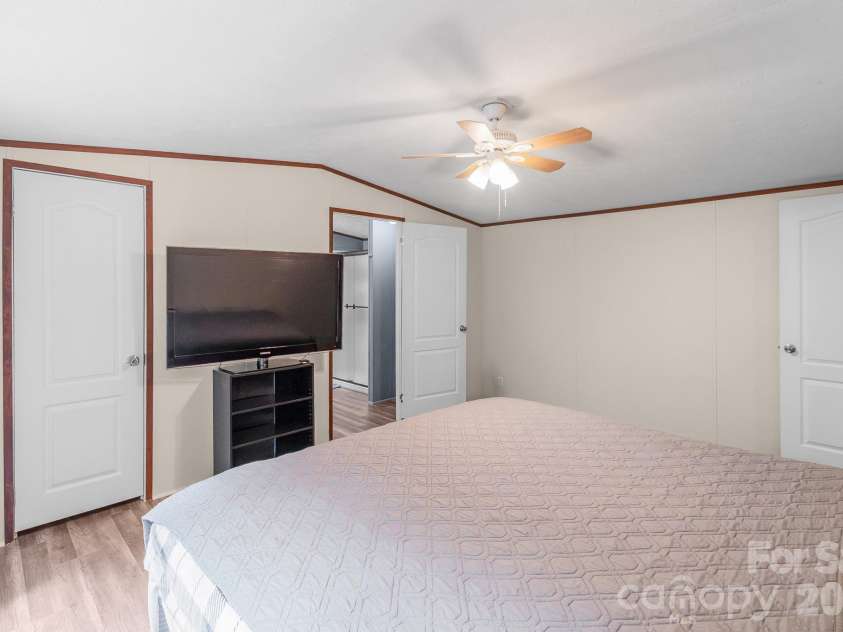 125 & 139 Farthing Drive, Lancaster, SC 29720.  MLS# CAR4403880, YatesRealty ID 42508. Main Bedroom
