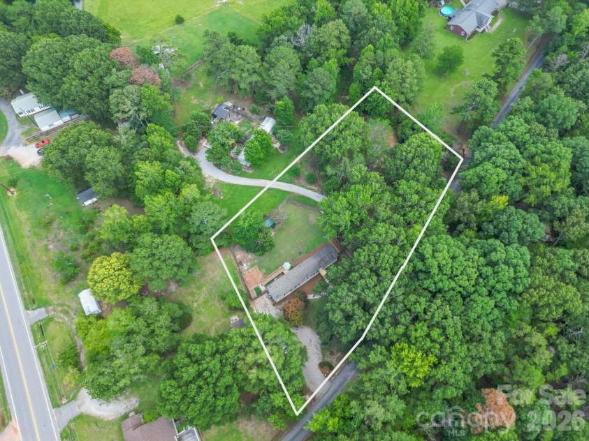 125 & 139 Farthing Drive, Lancaster, SC 29720.  MLS# CAR4403880, YatesRealty ID 42508. Property Outline