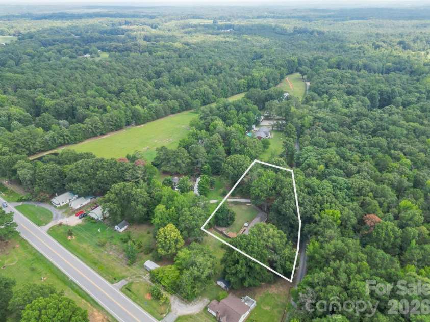 125 & 139 Farthing Drive, Lancaster, SC 29720.  MLS# CAR4403880, YatesRealty ID 42508. Property Outline