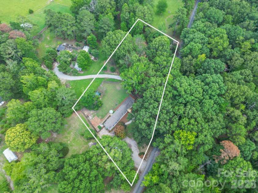 125 & 139 Farthing Drive, Lancaster, SC 29720.  MLS# CAR4403880, YatesRealty ID 42508. Property Outline