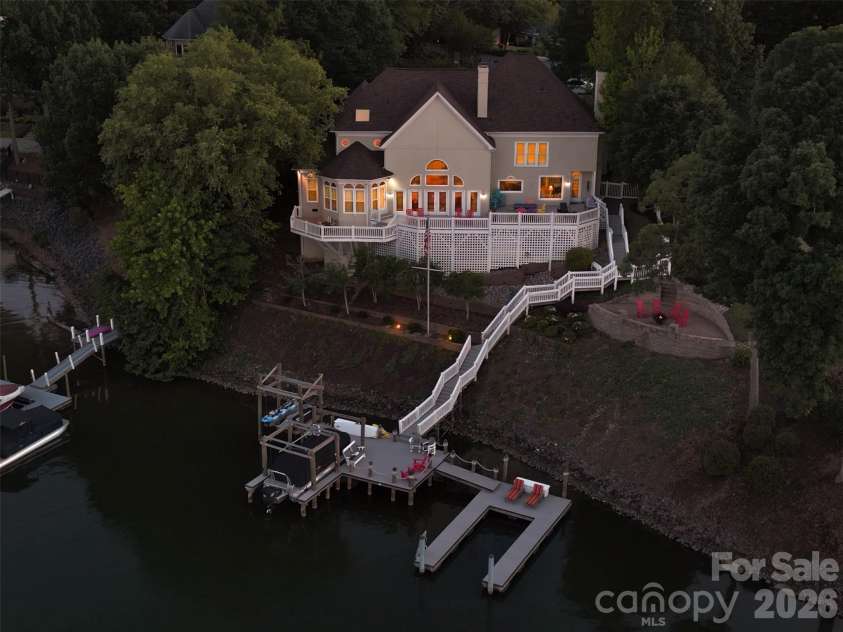16105 Woolwine Road, Charlotte, NC 28278.  MLS# CAR4385988, YatesRealty ID 42509. 