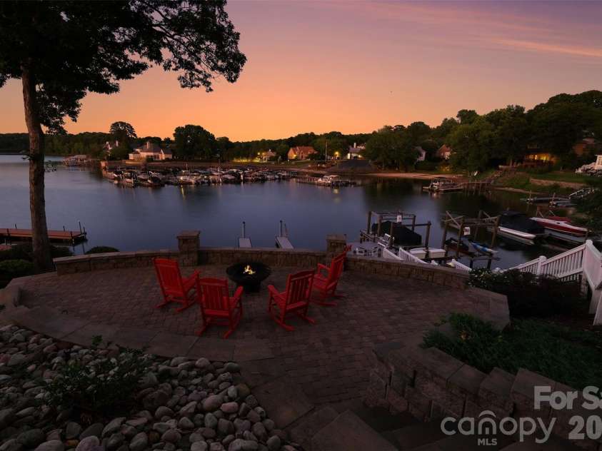 16105 Woolwine Road, Charlotte, NC 28278.  MLS# CAR4385988, YatesRealty ID 42509. 