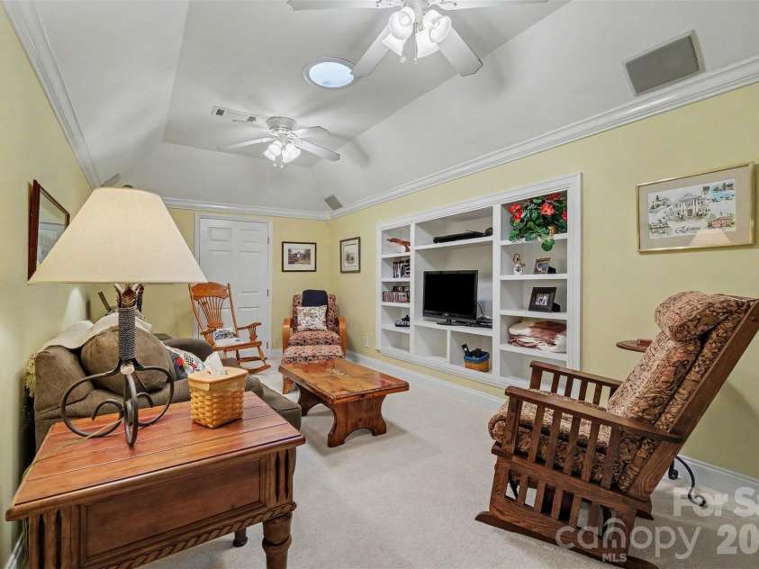 16105 Woolwine Road, Charlotte, NC 28278.  MLS# CAR4385988, YatesRealty ID 42509. Bonus room