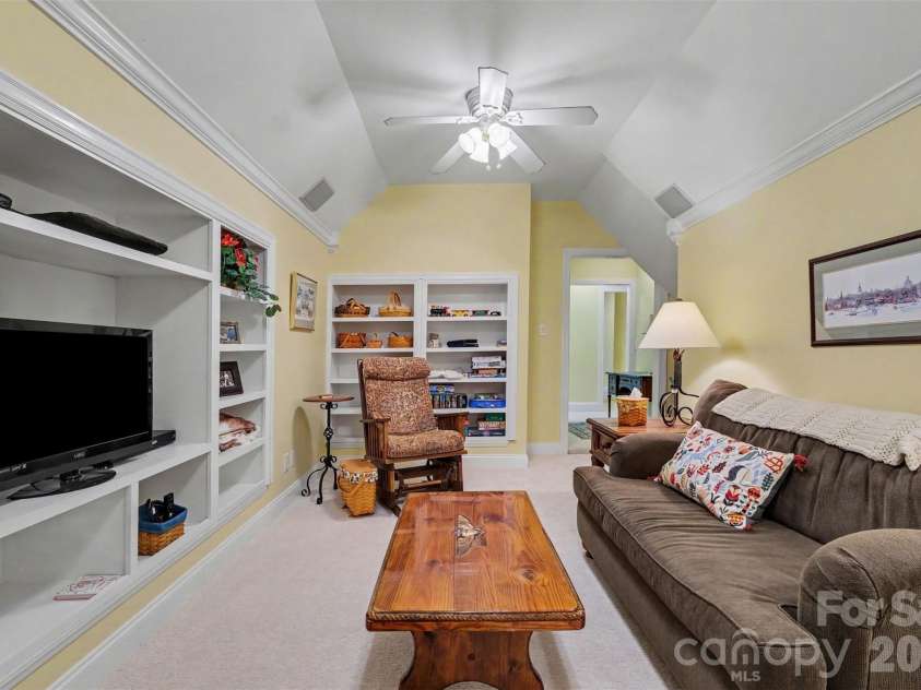 16105 Woolwine Road, Charlotte, NC 28278.  MLS# CAR4385988, YatesRealty ID 42509. Bonus room