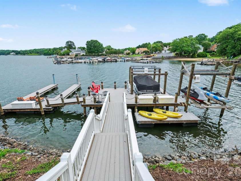 16105 Woolwine Road, Charlotte, NC 28278.  MLS# CAR4385988, YatesRealty ID 42509. Dock