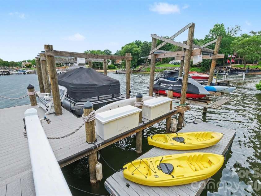 16105 Woolwine Road, Charlotte, NC 28278.  MLS# CAR4385988, YatesRealty ID 42509. Dock